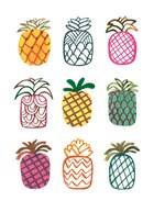 negen stuks gekleurde ananas